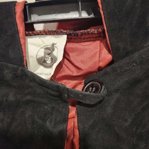 Spirt Halloween 63" Black and Red Deluxe Cape - Picture 6 of 12